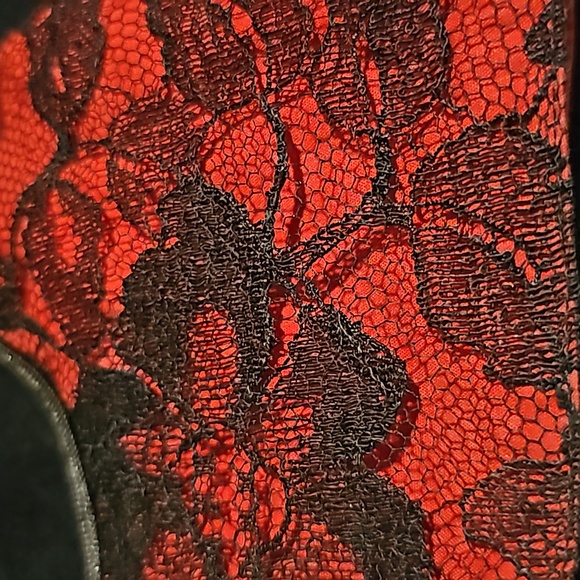 Red & Black Lace High Quality Designer 2-Layered Cloth Performance Face Mask. - Picture 4 of 4